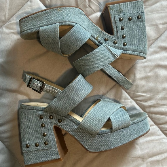 Jessica Simpson Nellenie Sandal - Picture 3 of 9